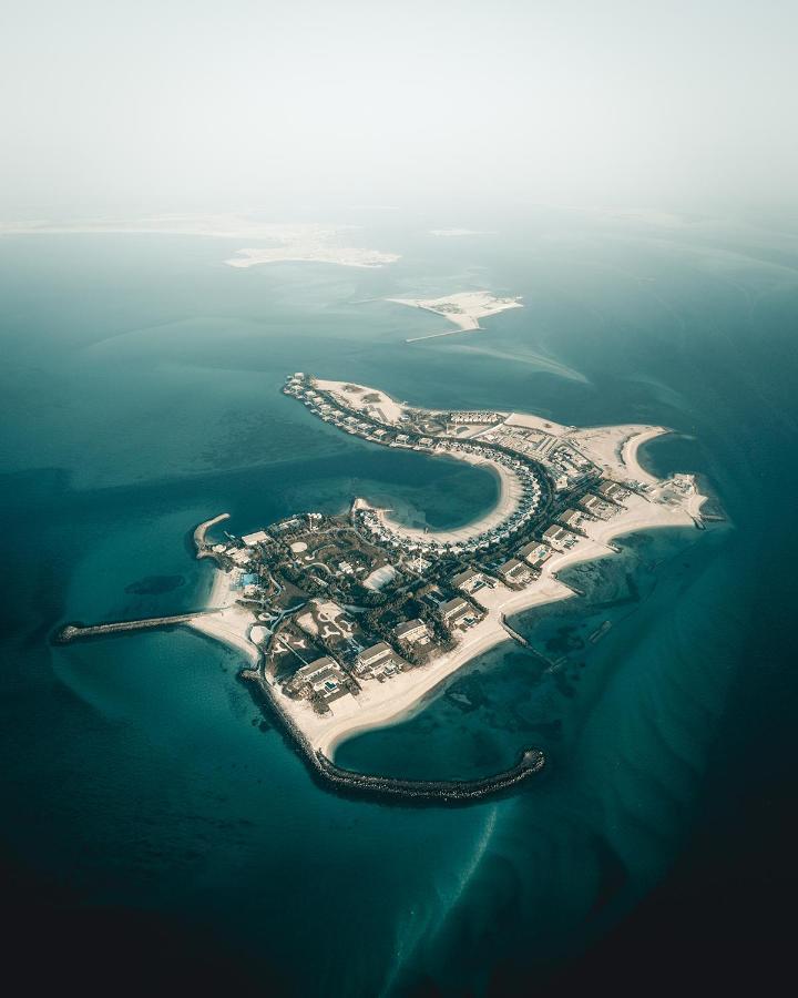 Nurai Island, Saadiyat Hotel Abu Dhabi Buitenkant foto Aerial view of the island